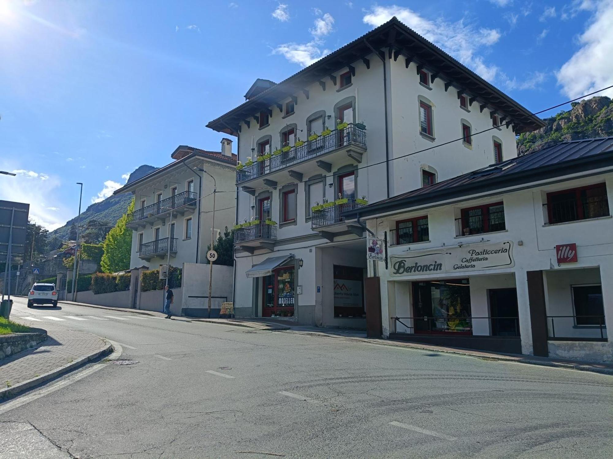 Апартаменты Liberty House Alps Шатийон Экстерьер фото